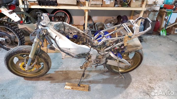 Yamaha R1 98-99, 00-01 в разбор. 4XV 5JJ