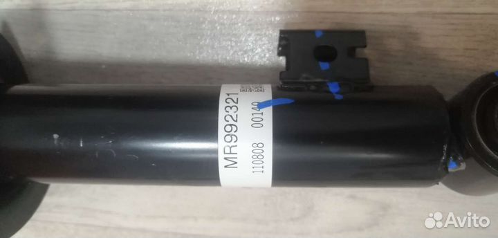 Передние стойки для L-200