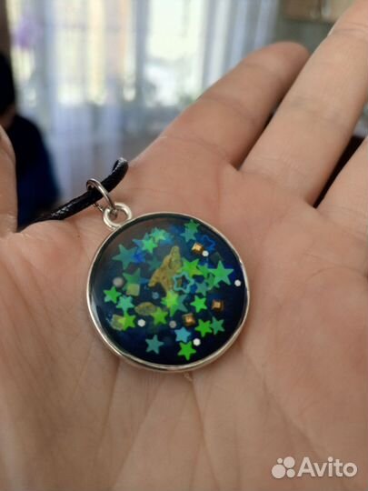 Брелок из эпоксидной смолы