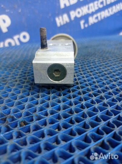 Клапан кондиционера Hyundai I30 хэтчбек 2009