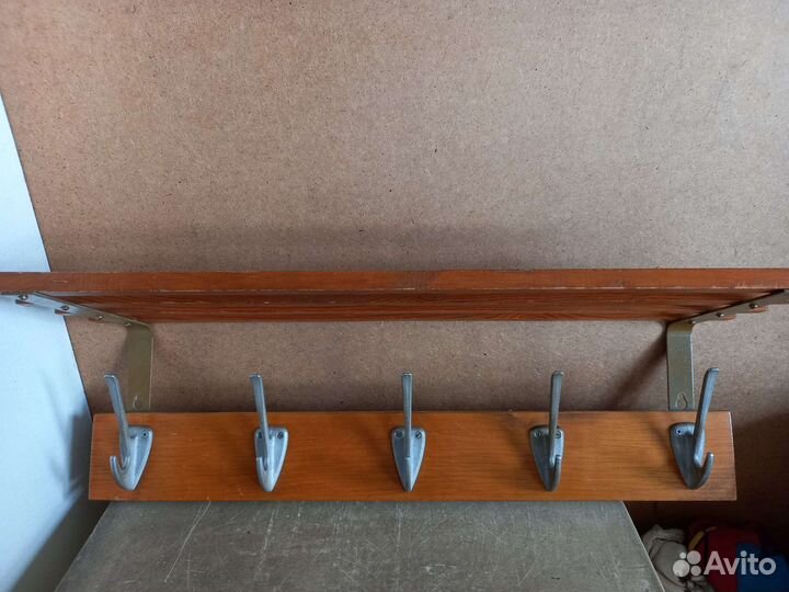 Вешалка настенная деревянная