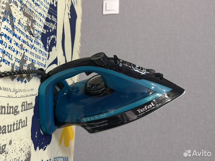 Утюг Tefal Ultragliss Anti-Calc Plus FV6832E0