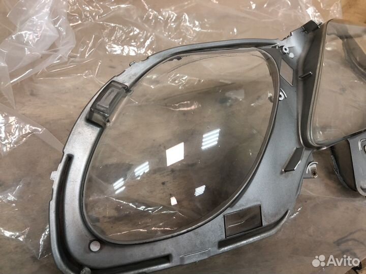 Стекло оригинальное Lexus GS 2005год