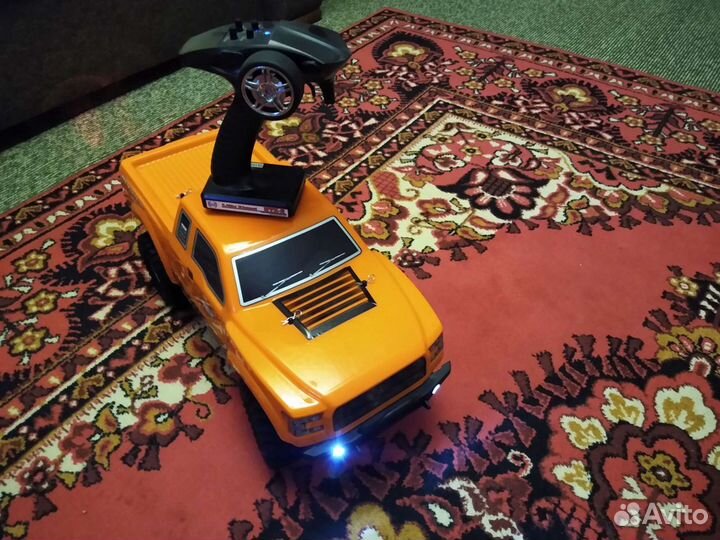 RC модель трофи, внедорожник