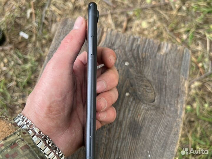 iPhone xr на запчасти