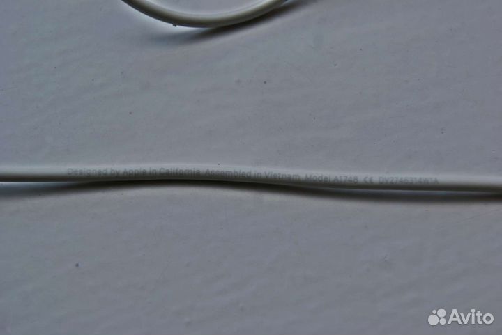 Орининал наушники Airpods A1748 lighting