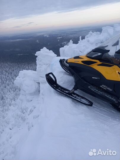 Снегоход BRP Sci-doo Scandic 900 ACE SWT