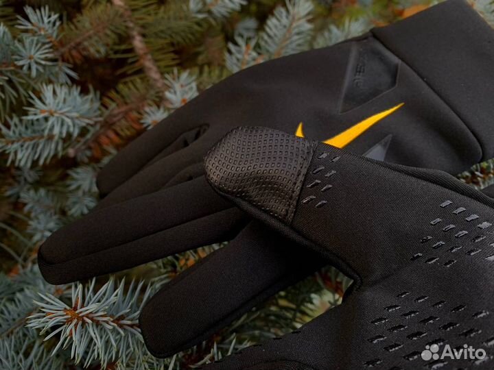 Перчатки Nike hyperwarm