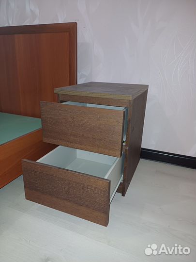 Тумба прикроватная