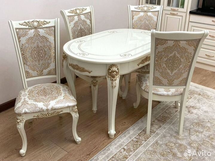 Столы и стулья