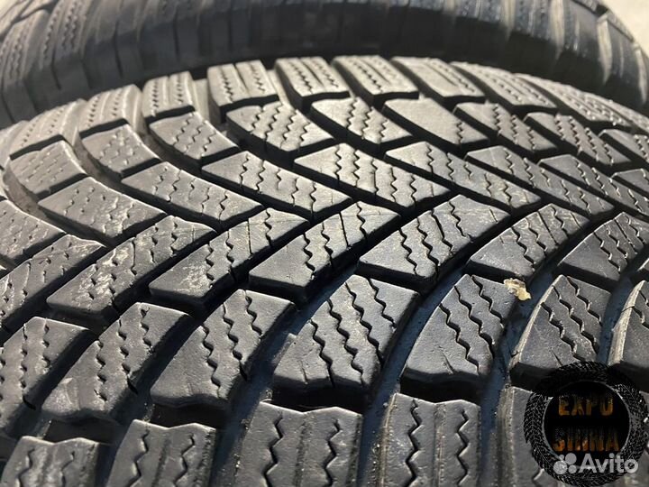 Bridgestone Blizzak LM-005 215/55 R17 98V