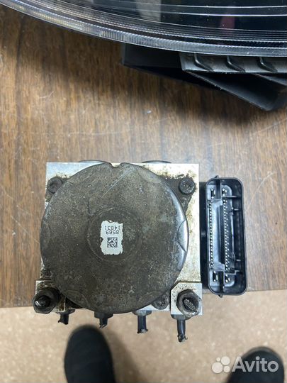 Блок ABS (насос) 1.2 Peugeot 301