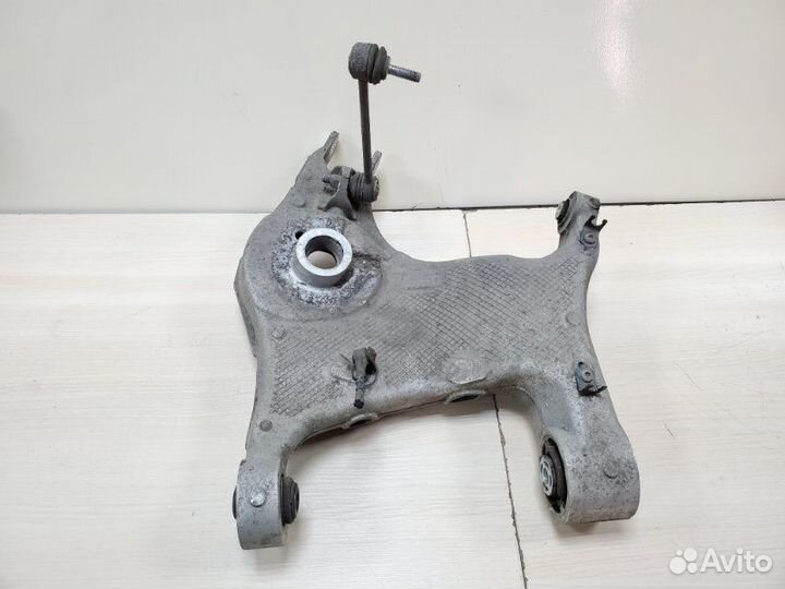 Рычаг нижний задний левый Land Rover Velar 2019