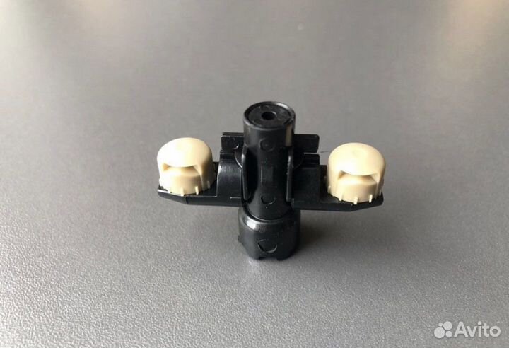 Крепёж форсунки крышки омывателя фар Subaru Mazda