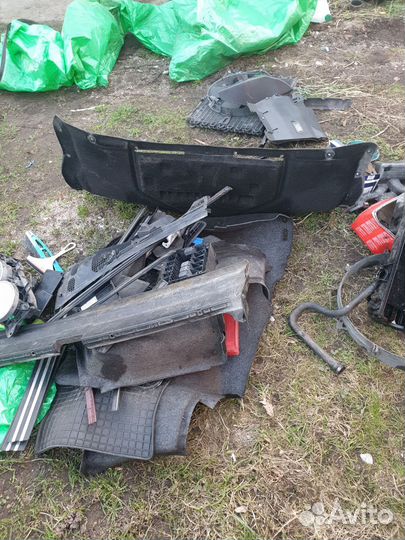 Запчасти кузова и мотор 2.5тдс и 2.4 тд