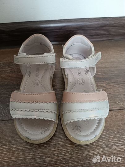 Сандалии для девочки