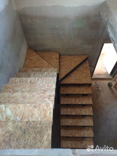 Каркас лестницы металл