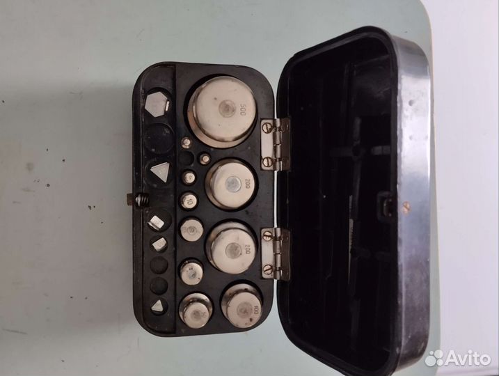 Весы лабораторные