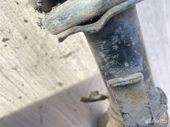 Амортизатор передний правый Honda Integra II (1989