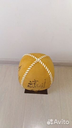 Коллекционный футбольный мяч из Китая