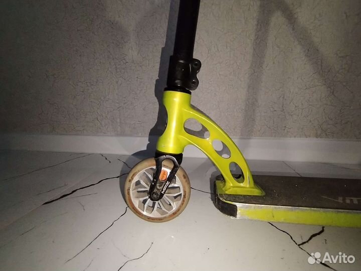 Трюковой самокат MGP