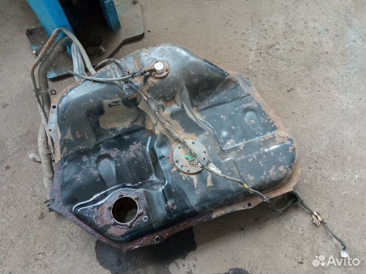 Топливный бак Mitsubishi Galant 8