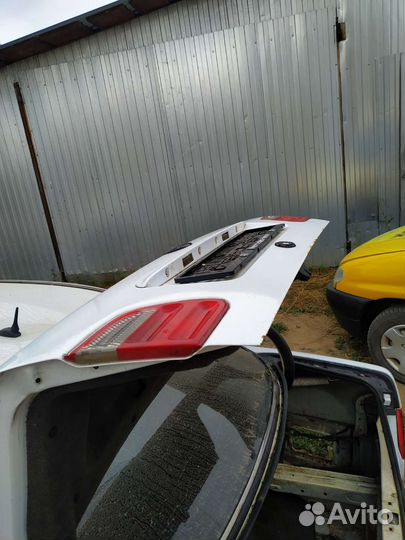 Крышка багажника Mercedes Benz W210