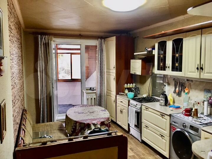 3-к. квартира, 84 м², 1/10 эт.