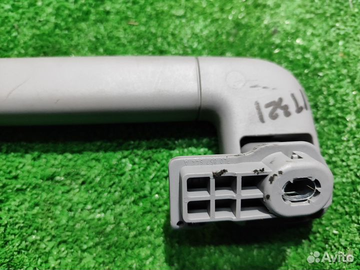 Ручка потолочная задняя правая Volkswagen Touareg