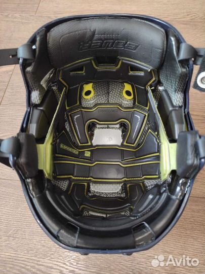 Хоккейный шлем