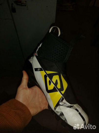 Классические лыжные ботинки