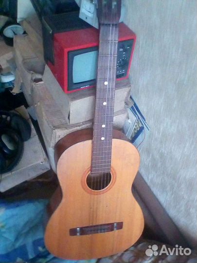 Акустическая гитара производства Ленинград