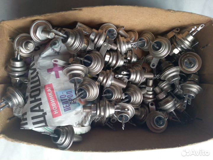 Радиодетали СССР (диод, резистор, конденсатор итд)