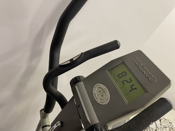 Эллиптический тренажер torneo