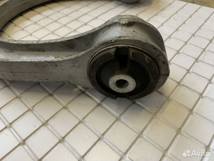 Комплект передних рычагов верхних Mercedes W220