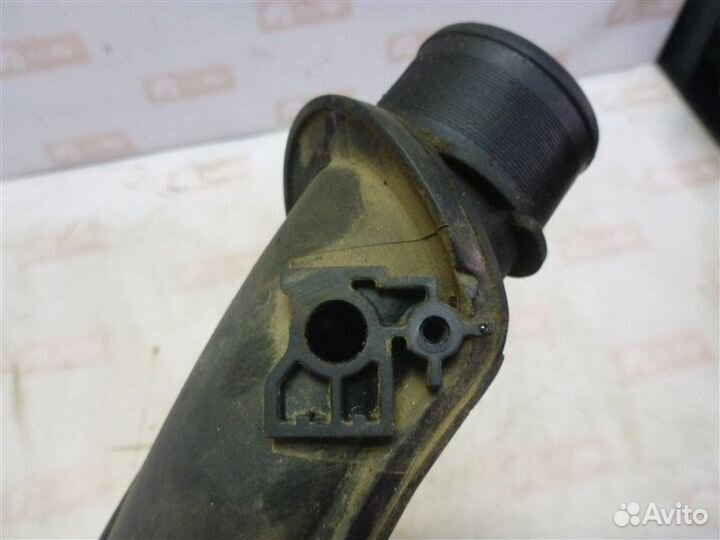 Патрубок Peugeot 408 седан 10F 2012