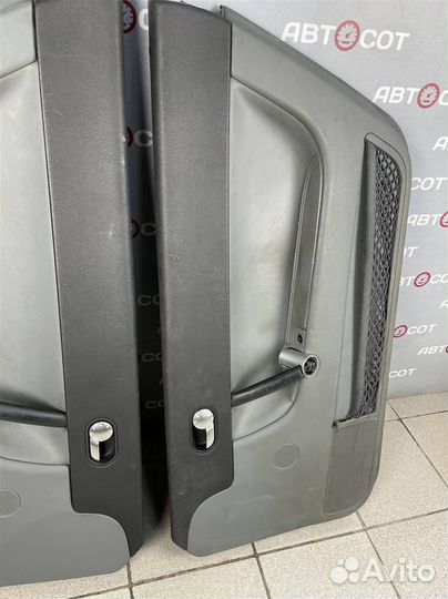 Обшивка передней правой двери Audi TT 8N (1999-2