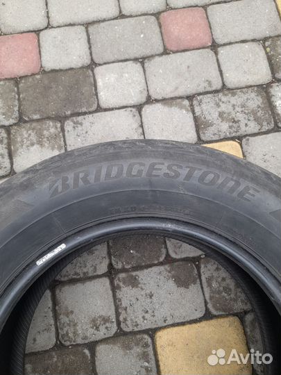Bridgestone Turanza T001 235/60 R16
