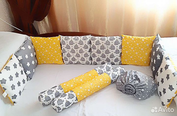 Бортики в кроватку. Простыня на резинке в подарок