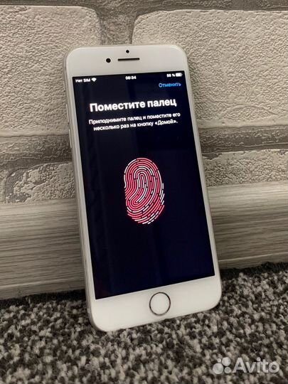 iPhone 8, 64 ГБ