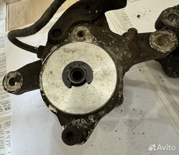 Суппорт тормозной задний Volkswagen Passat B6