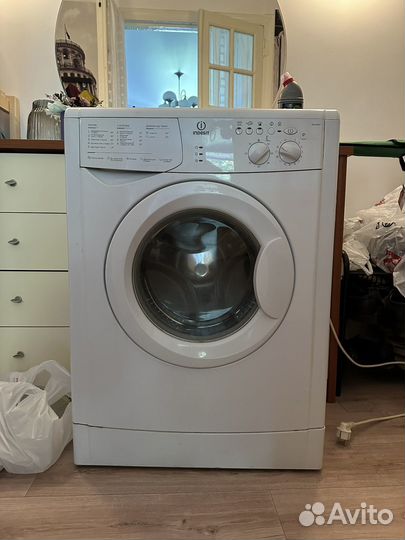 Стиральная машина Indesit wiun104 на запчасти