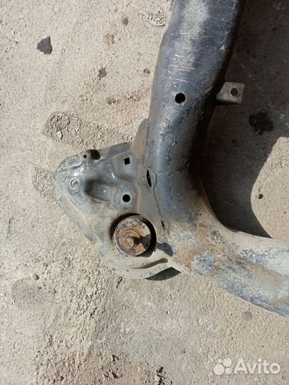 Передний подрамник Audi A6C4,100 С4