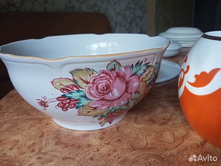 Тарелка блюдо блюдца