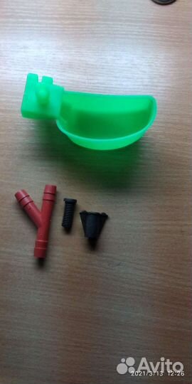 Поилка на клетку для кур,перепелов,птиц