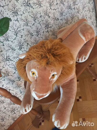 Большой лев(мягкая игрушка),очень красивый