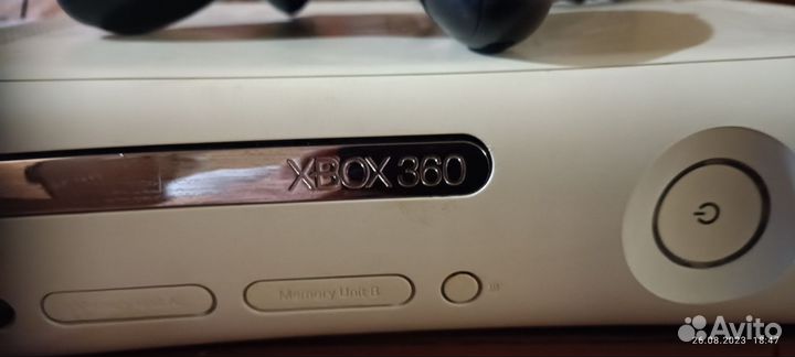Играая приставка X BOX 360