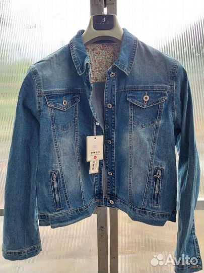 Джинсовая куртка женская