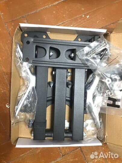 Настенный кронштейн для телевизора