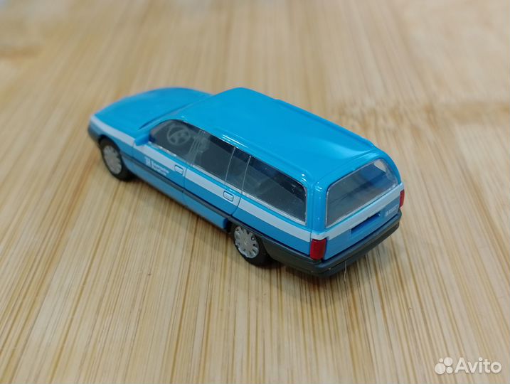 Opel Omega Caravan 3.0i GLS (1988-1989) универсал